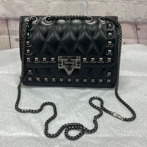 None Handbags - Quilted Black Crossbody Bag